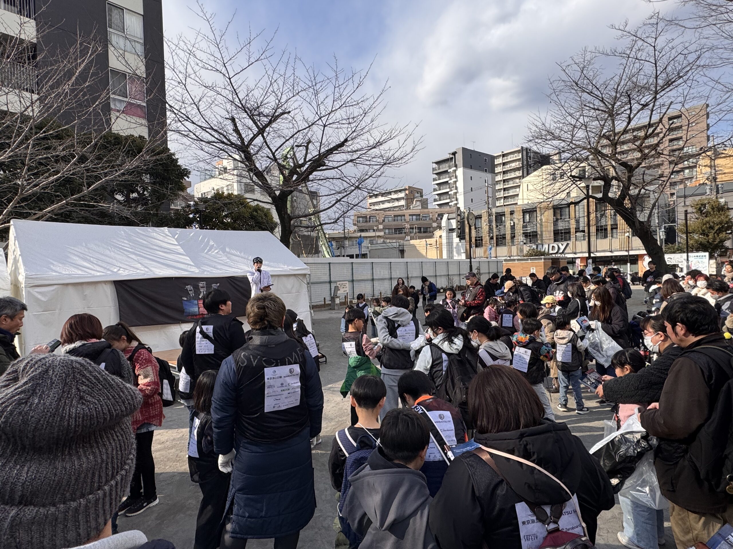 清掃中葛飾区編亀有公園の様子